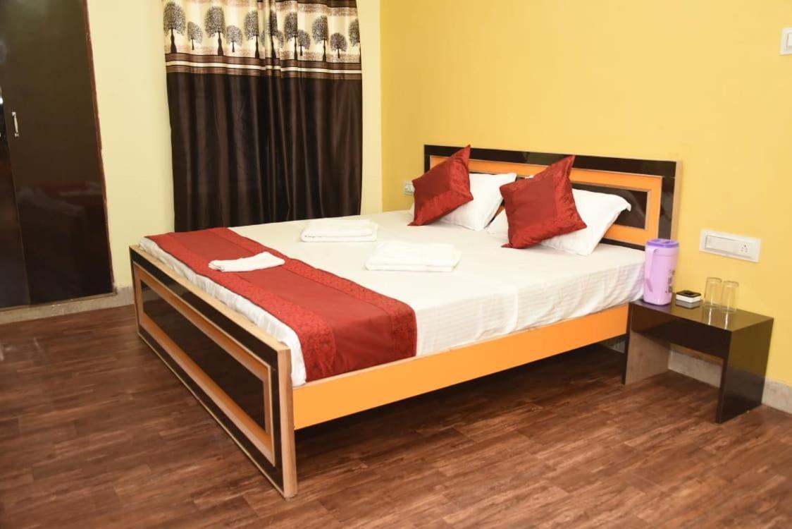 Varanasi Paradise Exterior photo